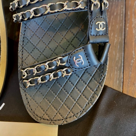 💓Sold💓Chanel Chain Plain Leather Sandals - Picture 4 of 11